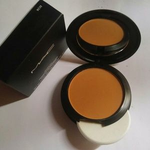 Mac NC50 Studio Fix Powder Plus Foundation
